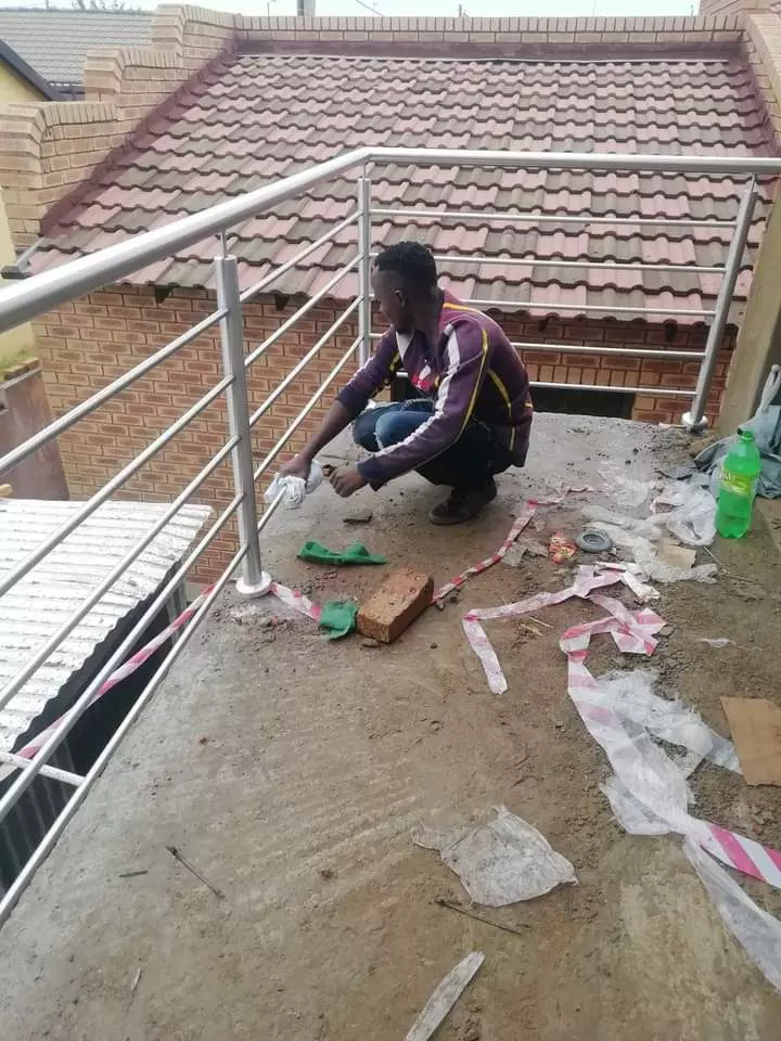 Fitting a steel balcony railing